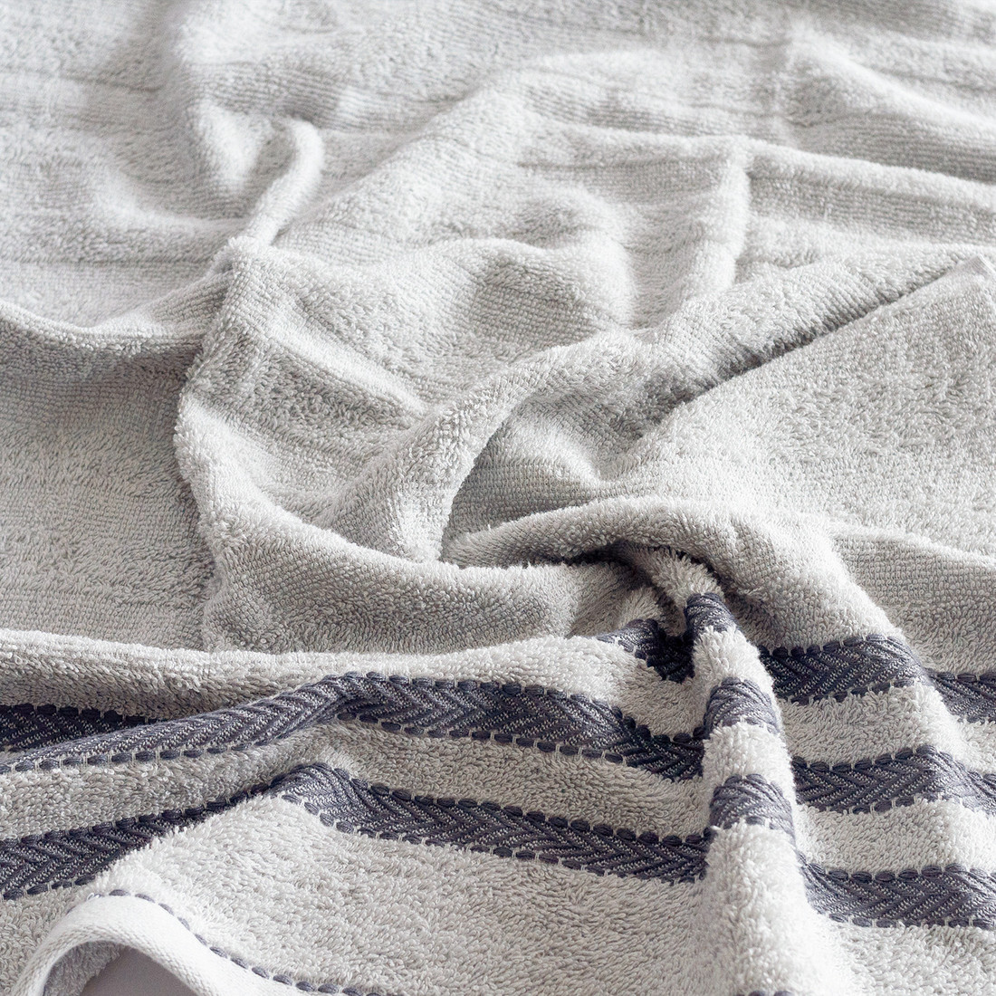 Jogo de Toalha Banho 4 Peças Lumi - Cinza e Branco Jogo com Banhão