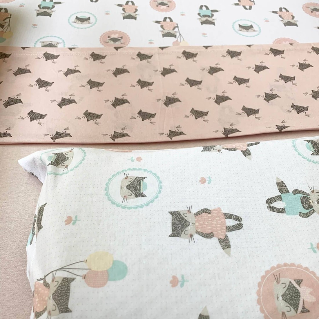 Jogo de Lençol para Berço de 3 Peças Fio Penteado Contos de Cordel - Atlântica Jogo de Lençol para Berço de 3 Peças Fio Penteado Contos de Cordel - Atlântica