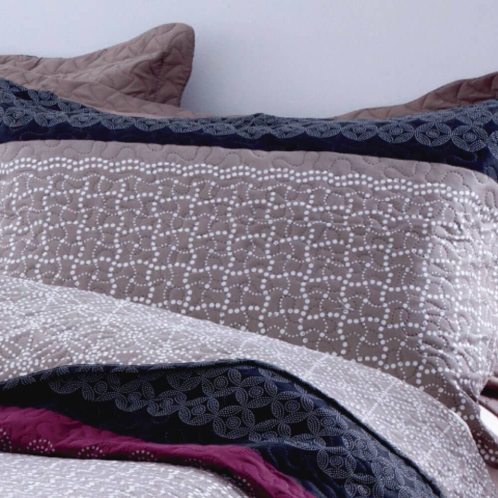 Kit 1 Cobre-leito King Bouti Microfibra Ultrasonic Estampada 2,60 x 2,80 m + 2 Porta-travesseiros - Neli