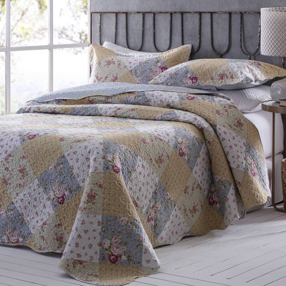 Kit  Cobre leito Queen Bouti Microfibra Ultrasonic Estampada 2,40 x 2,60 m + 2 Porta-travesseiros - Leyla