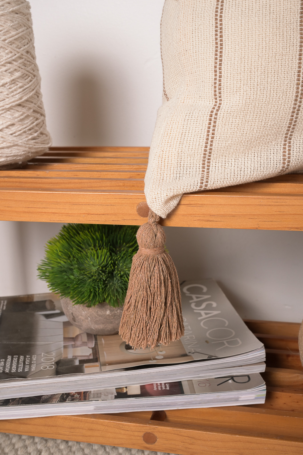 Capa de Almofada Adele Bege com Pompom Capa de Almofada Adele Bege com Pompom