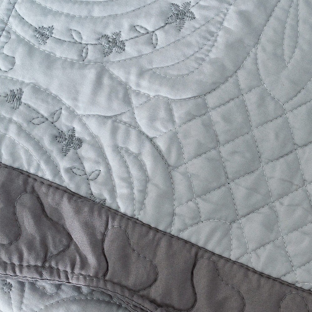 Kit Colcha Cobre Leito Casal Microfibra Dupla face com Porta-travesseiros Arabesque Cinza