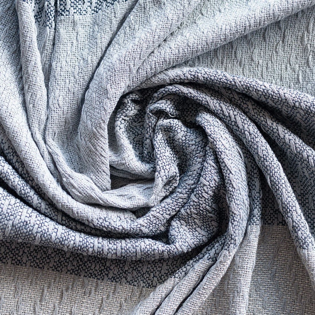 Manta De Sofá Artesanal Florença 1,20m x 1,80m Prata