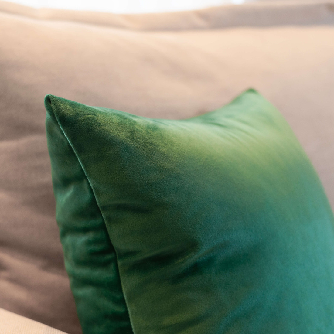 Capa de Almofada Veludo Lisa 45cm x 45cm - Verde Capa de Almofada Veludo Lisa 45cm x 45cm - Verde