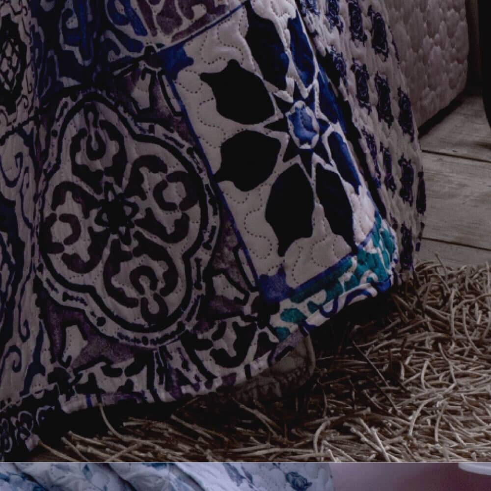 Kit 1 Cobre-leito Casal Bouti Microfibra Ultrasonic Estampada 2,20 x 2,40 m + 2 Porta-travesseiros - Zule Kit 1 Cobre-leito Casal Bouti Microfibra Ultrasonic Estampada 2,20 x 2,40 m + 2 Porta-travesseiros - Zule