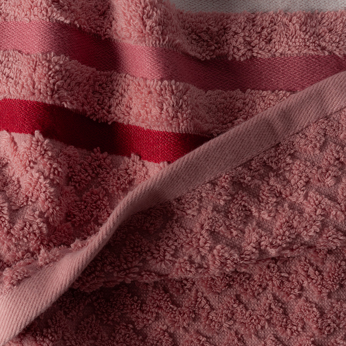 Jogo de Toalha 4 Peças Trento - Branco e Rosa Jogo com Banhão Jogo de Toalha 4 Peças Trento - Branco e Rosa Jogo com Banhão