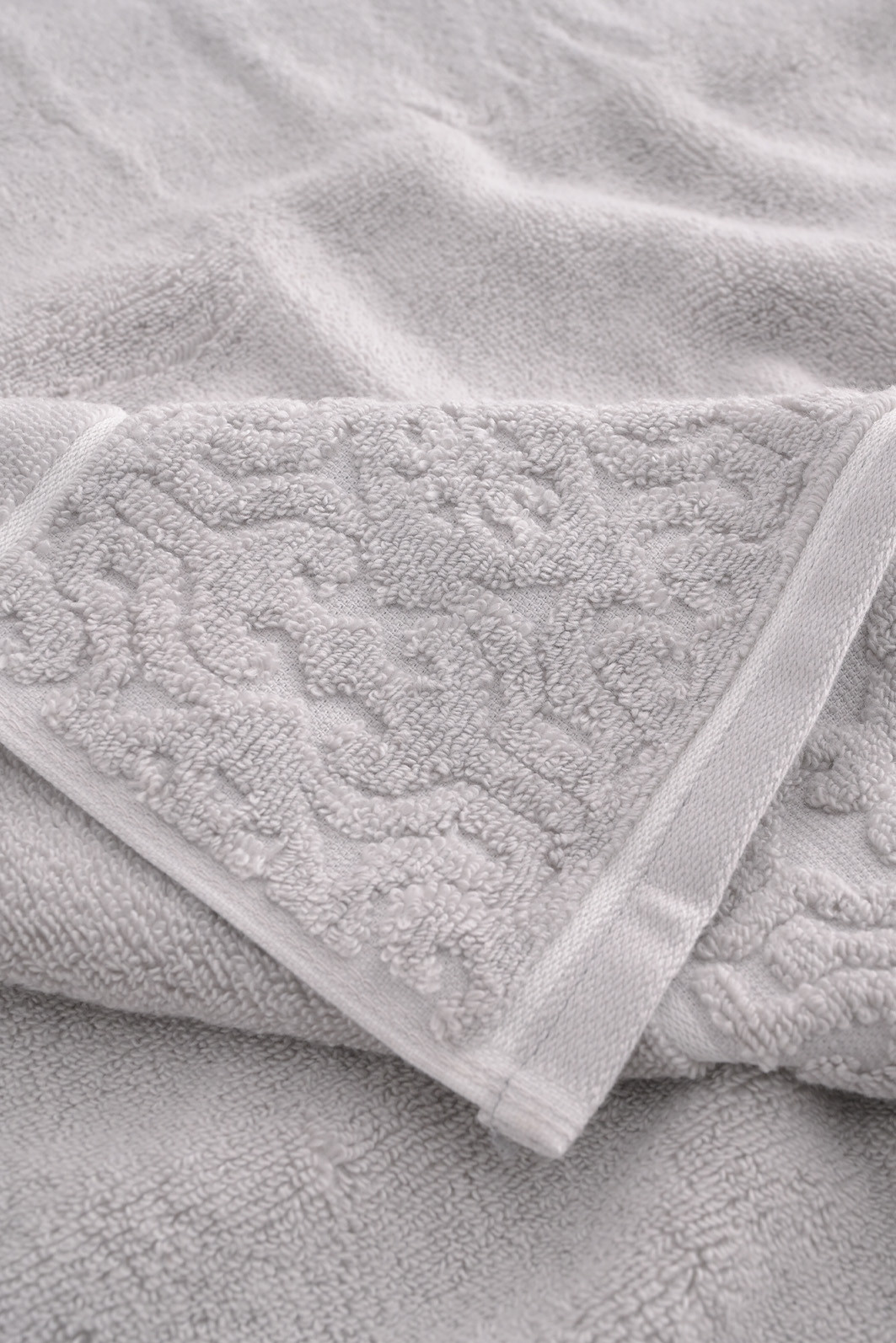 Jogo de Toalha Banhão 500g 4 peças Super Soft Zero Twist Arabesco - Cinza Jogo de Toalha Banhão 500g 4 peças Super Soft Zero Twist Arabesco - Cinza