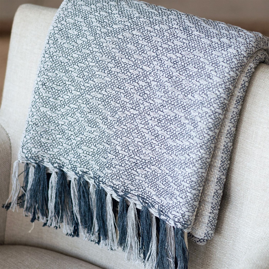 Manta De Sofá Artesanal Florença 1,20m x 1,80m Prata