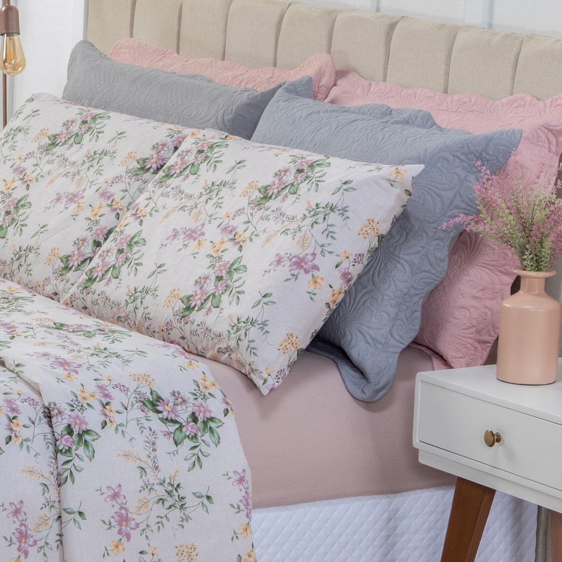 Jogo de Cama Casal 4 Peças 130 Fios 100% Algodão - Flores Jogo de Cama Casal 4 Peças 130 Fios 100% Algodão - Flores