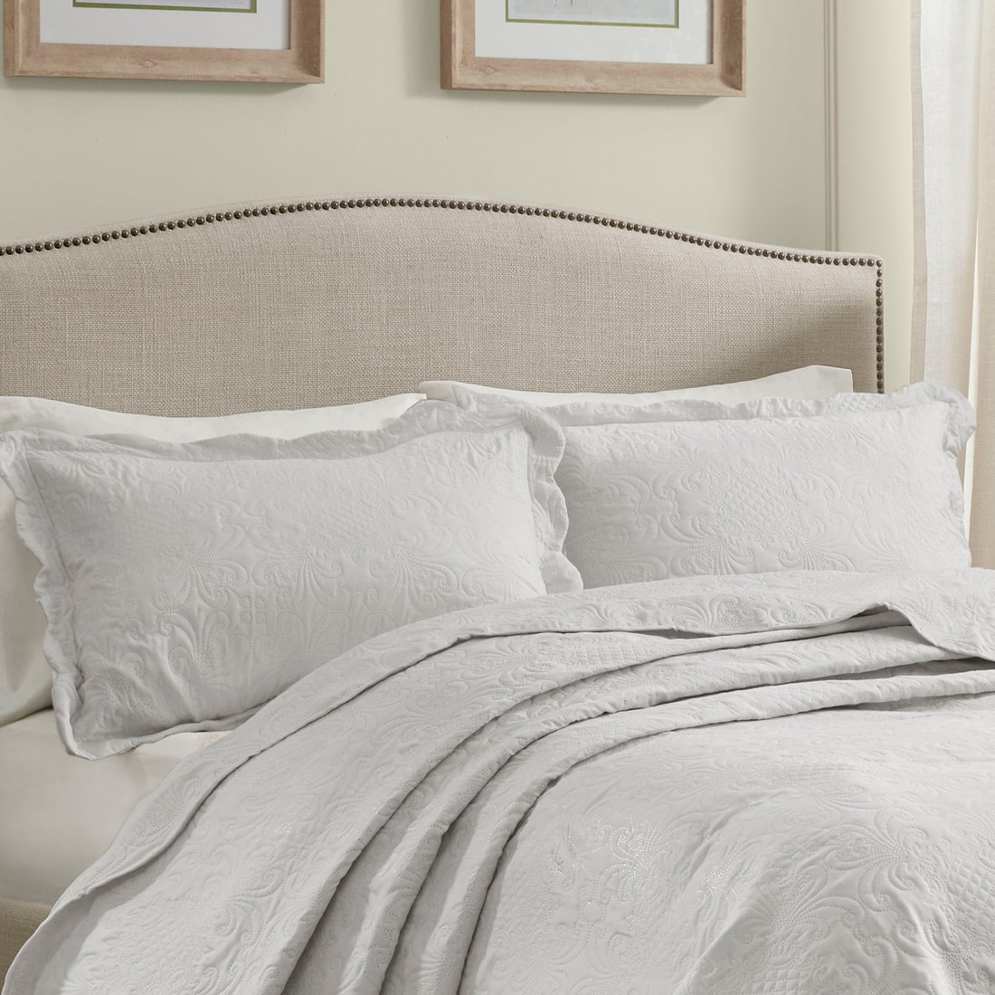 Kit 2 Porta Travesseiros Matelasse 150 Fios Microfibra 70x50cm com Aba Americana Splendor Branco Kit 2 Porta Travesseiros Matelasse 150 Fios Microfibra 70x50cm com Aba Americana Splendor Branco