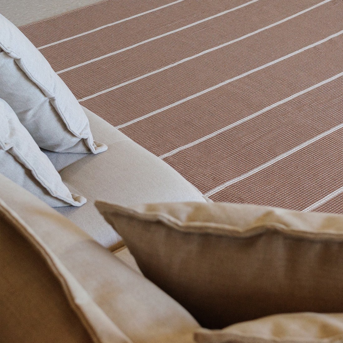 Tapete Artesanal Trama Basic de Sala Listras Chocolate 150x200