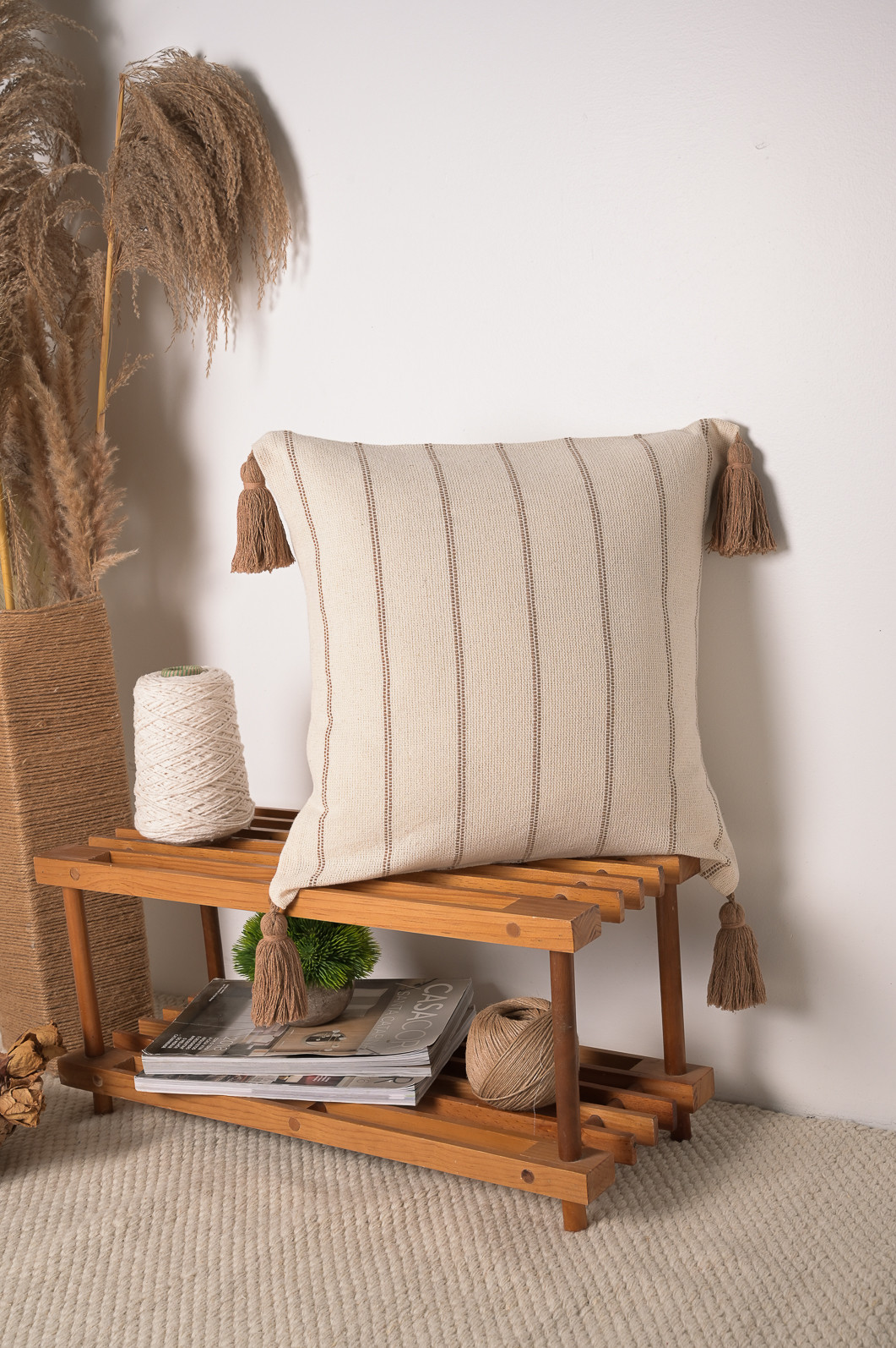 Capa de Almofada Adele Bege com Pompom Capa de Almofada Adele Bege com Pompom