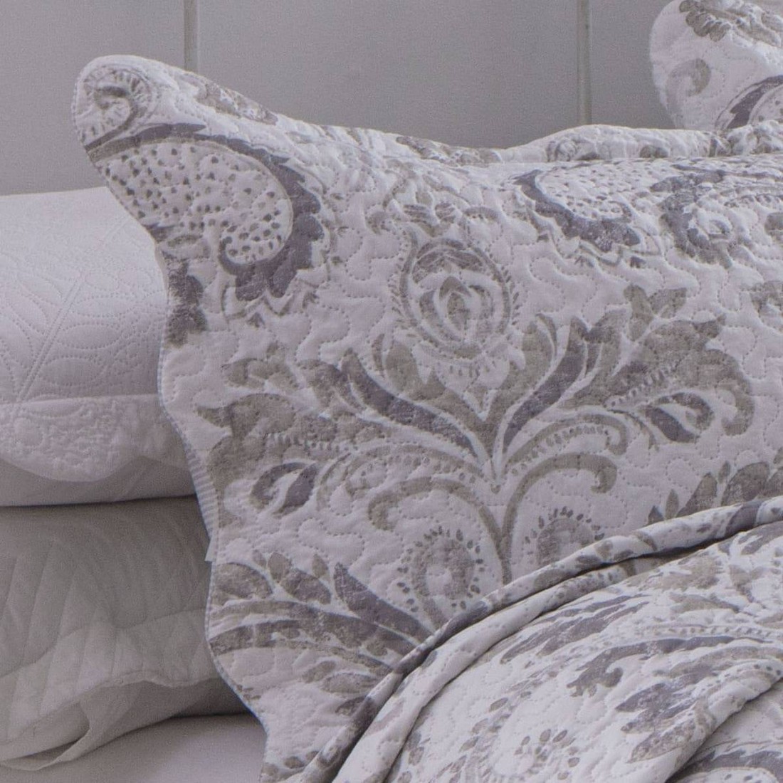 Kit 3 Peças Cobre leito Casal Bouti Microfibra Ultrasonic Estampada + 2 Porta-travesseiros - Cecilia