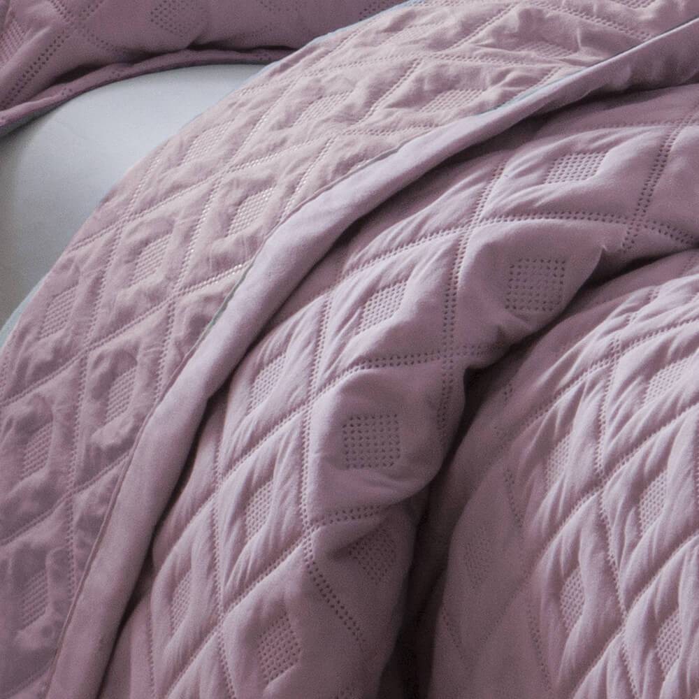 Kit 1 Colcha Queen Boutis Microfibra Ultrasonic + 2 Porta-Travesseiros Violeta