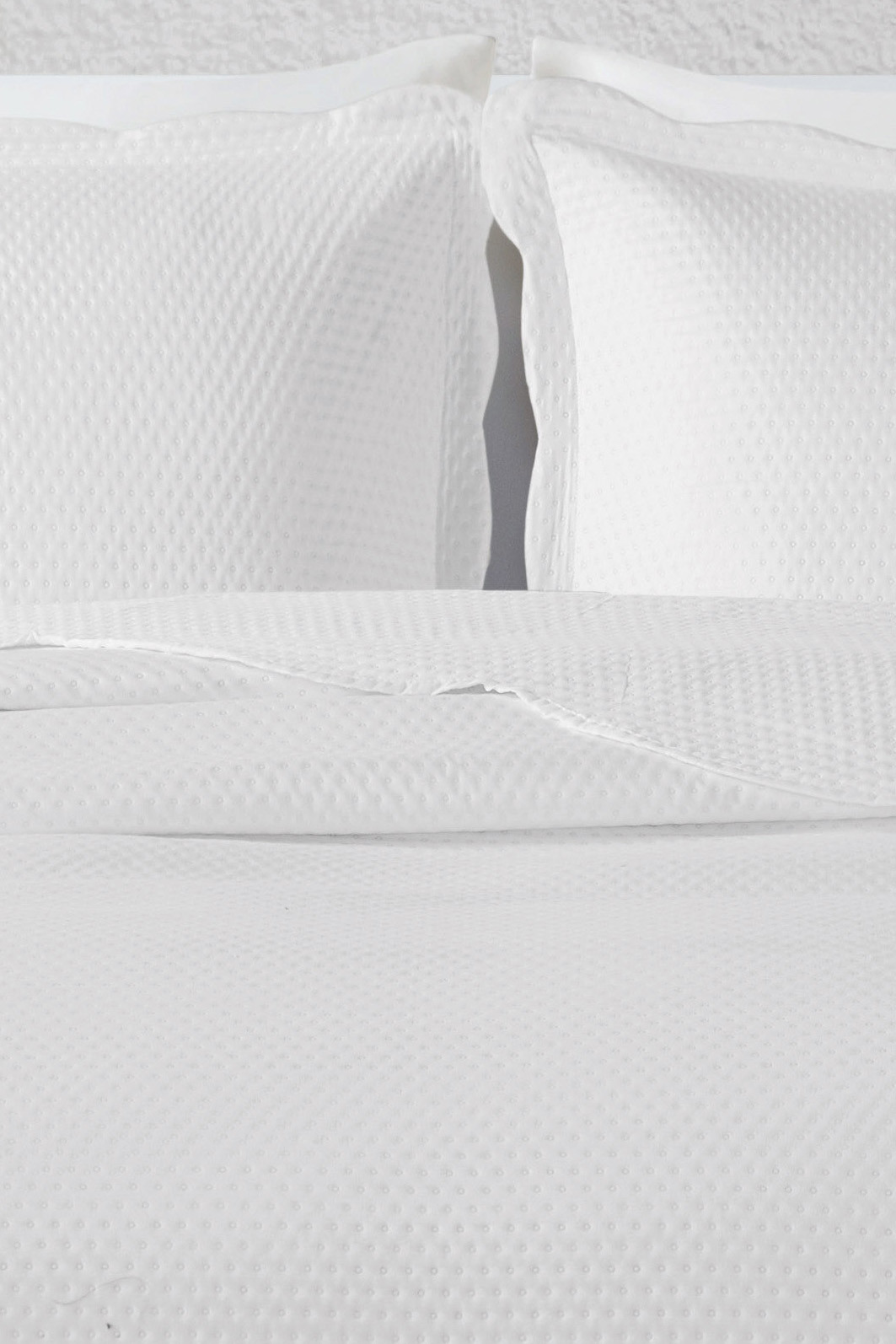 Kit Cobre leito Colcha King 3 Peças Bouti Microfibra Dots - Branco Kit Cobre leito Colcha King 3 Peças Bouti Microfibra Dots - Branco
