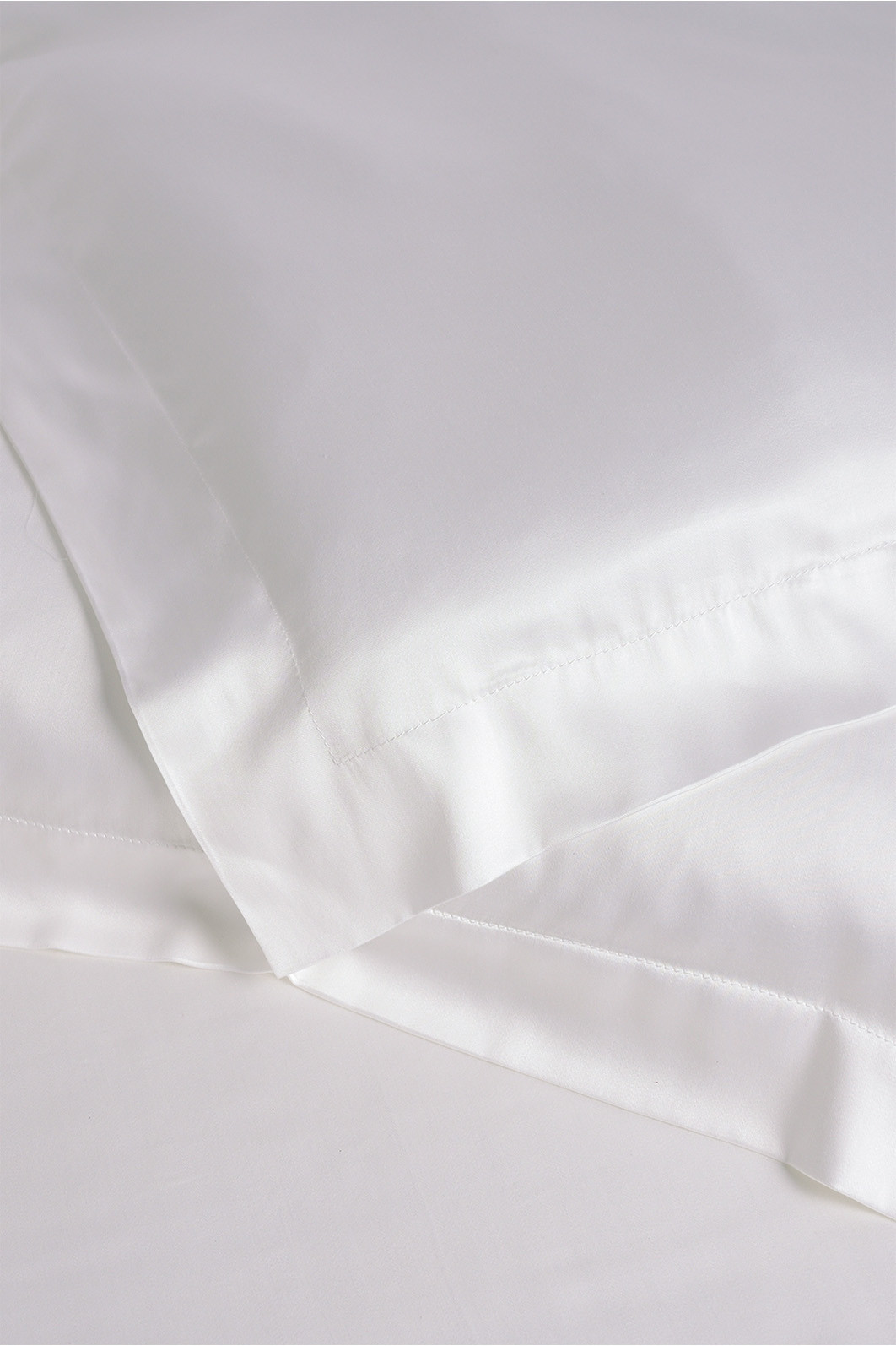 Jogo de Lençol Queen 4 Peças 300 Fios Bambu Branco – Hipoalergênico, Termorregulador e Ultra Macio Jogo de Lençol Queen 4 Peças 300 Fios Bambu Branco – Hipoalergênico, Termorregulador e Ultra Macio