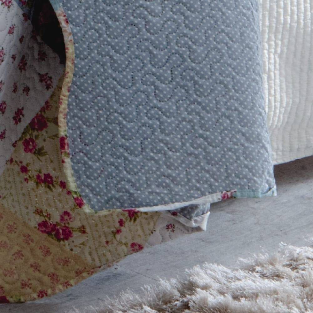 Kit  Cobre-leito Queen Bouti Microfibra Ultrasonic Estampada 2,40 x 2,60 m + 2 Porta-travesseiros - Mara