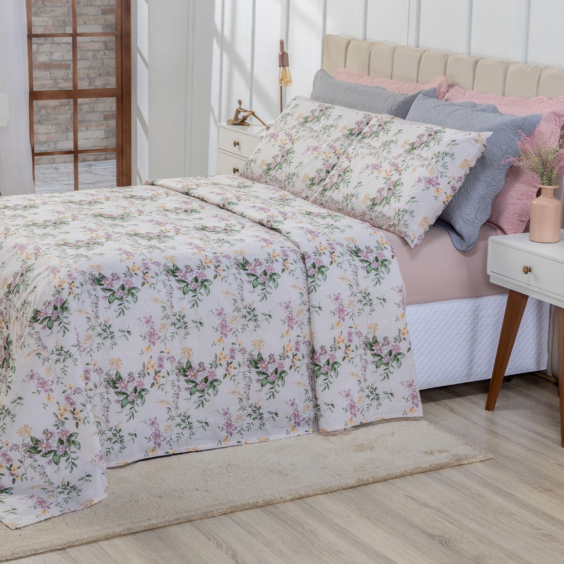 Jogo de Cama Casal 4 Peças 130 Fios 100% Algodão - Flores Jogo de Cama Casal 4 Peças 130 Fios 100% Algodão - Flores