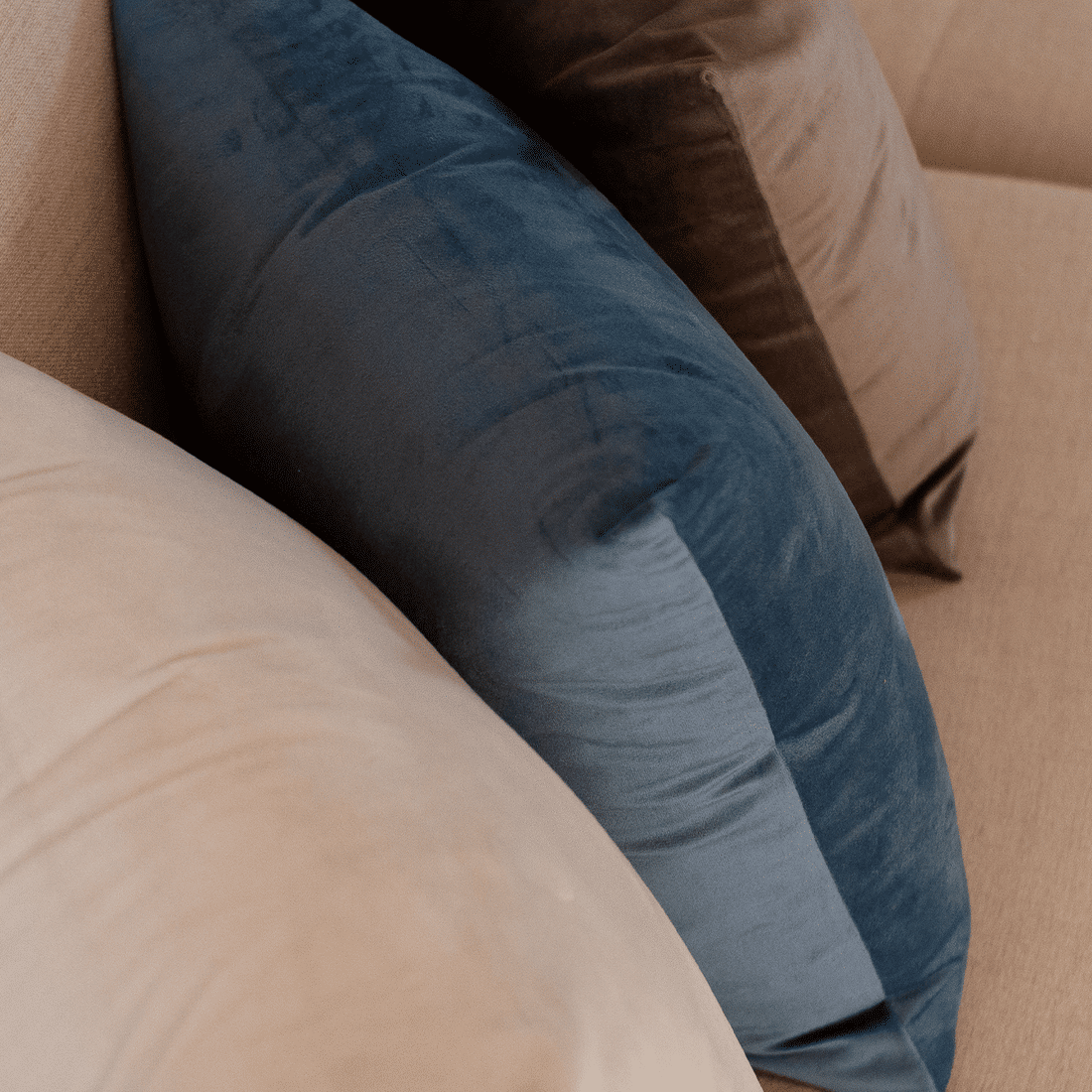 Capa de Almofada Veludo Premium Decorativa - Azul Portuguesa 50cm x 50cm Capa de Almofada Veludo Premium Decorativa - Azul Portuguesa 50cm x 50cm