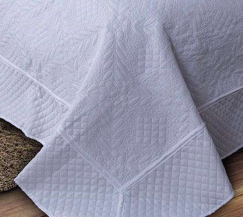 Kit 1 Colcha King Provence Microfibra Matelacê Ultrasonic + 2 Porta-Travesseiros 2,60 x 2,80m - Branco