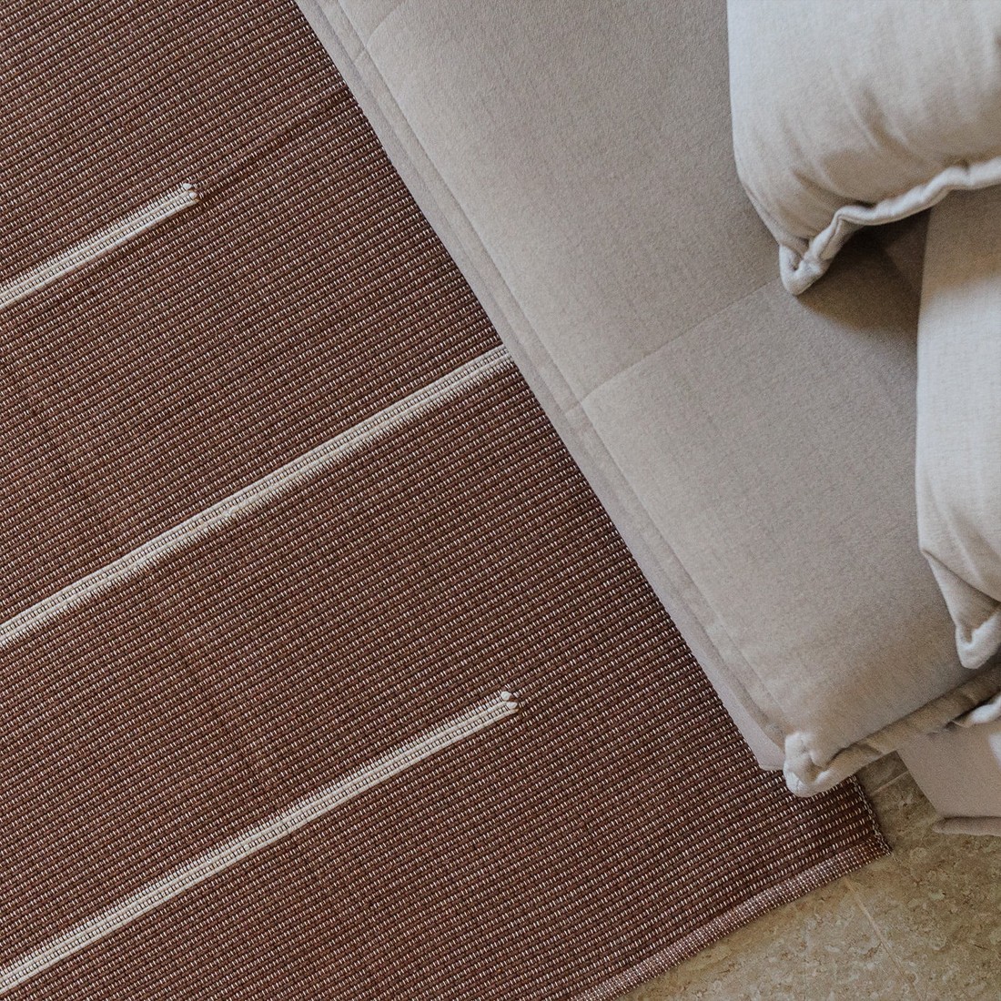 Tapete Artesanal Trama Basic de Sala Listras Chocolate 200x300