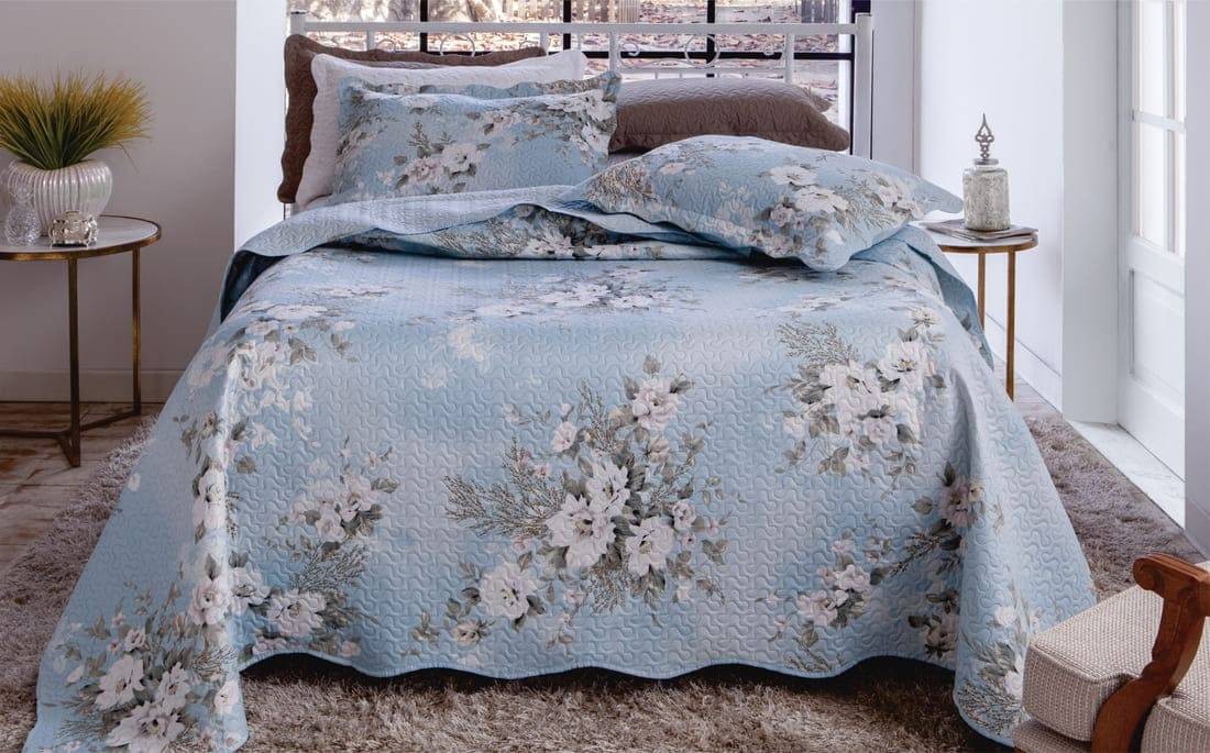 Kit  Cobre-leito Casal Bouti Microfibra Ultrasonic Estampada 2,20 x 2,40 m + 2 Porta-travesseiros - Isabel