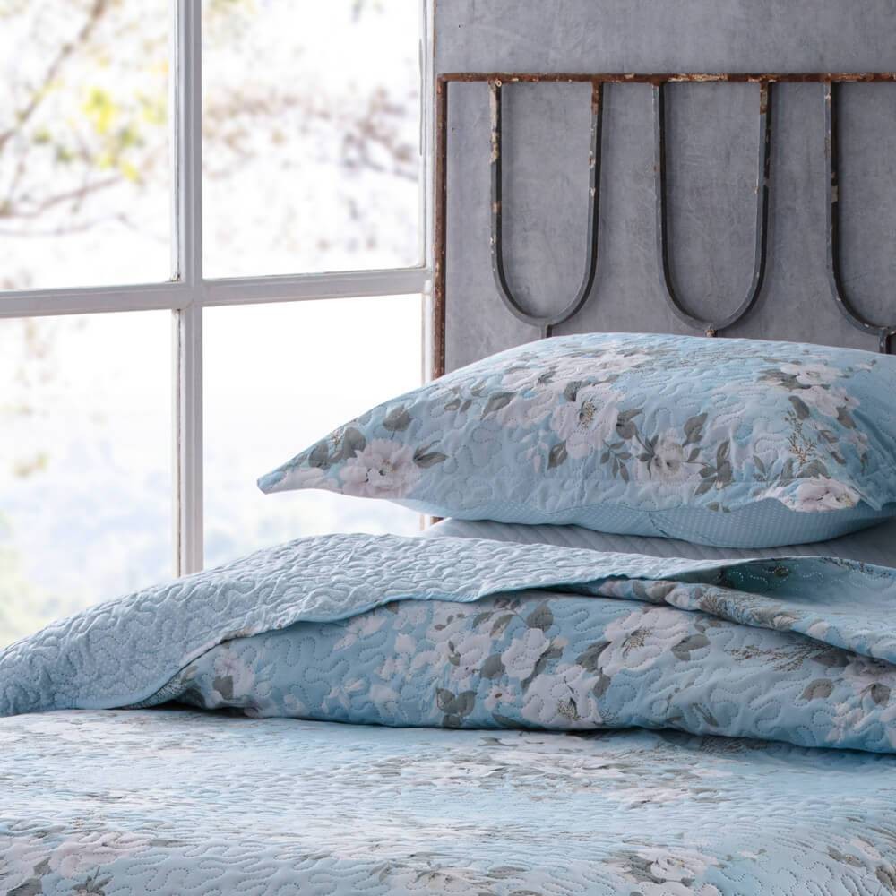 Kit  Cobre leito Queen Bouti Microfibra Ultrasonic Estampada 2,40 x 2,60 m + 2 Porta-travesseiros - Marie