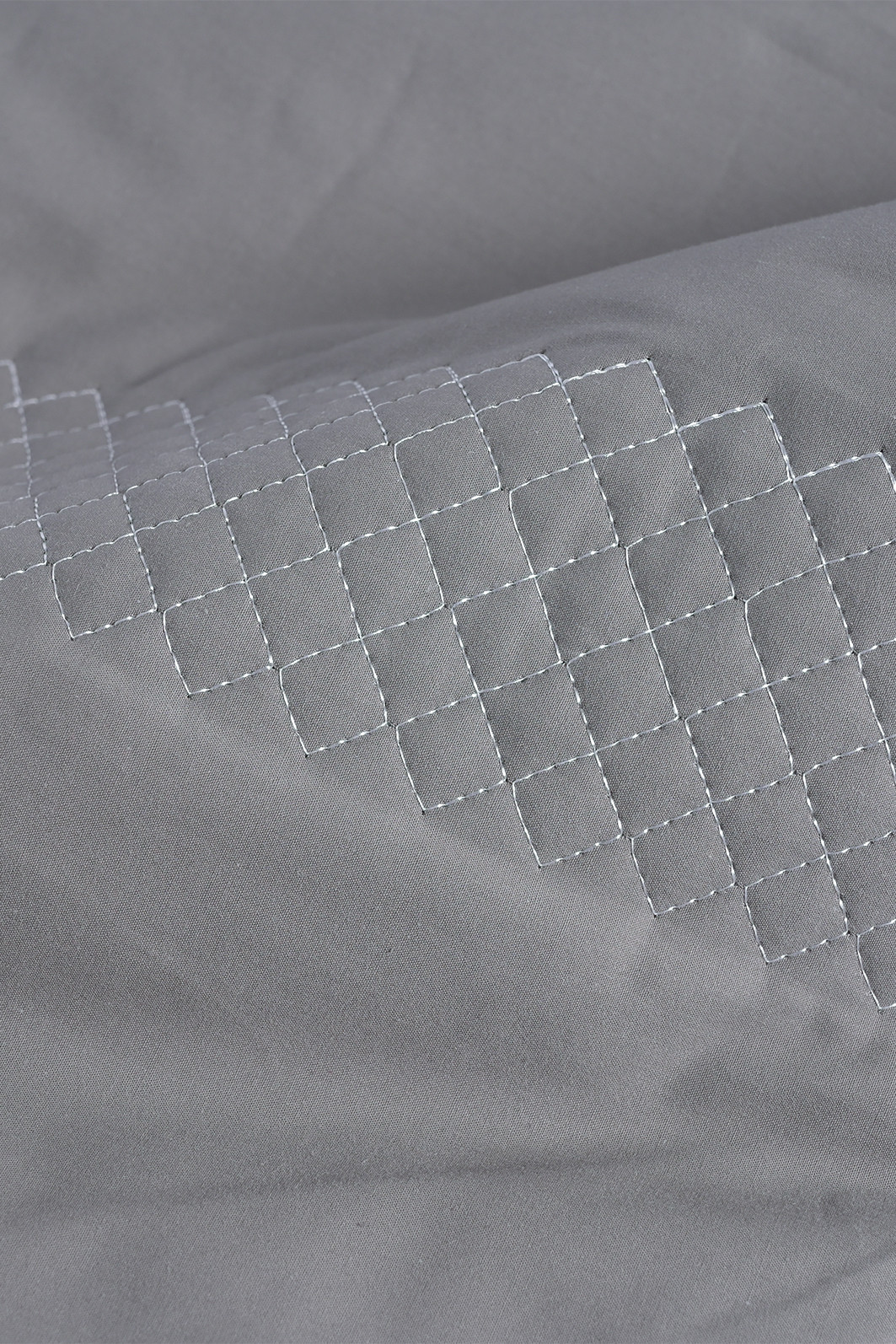 Kit Colcha Solteiro Essence 230 Fios Matelado Dupla Face 100% Algodão - Cinza Kit Colcha Solteiro Essence 230 Fios Matelado Dupla Face 100% Algodão - Cinza