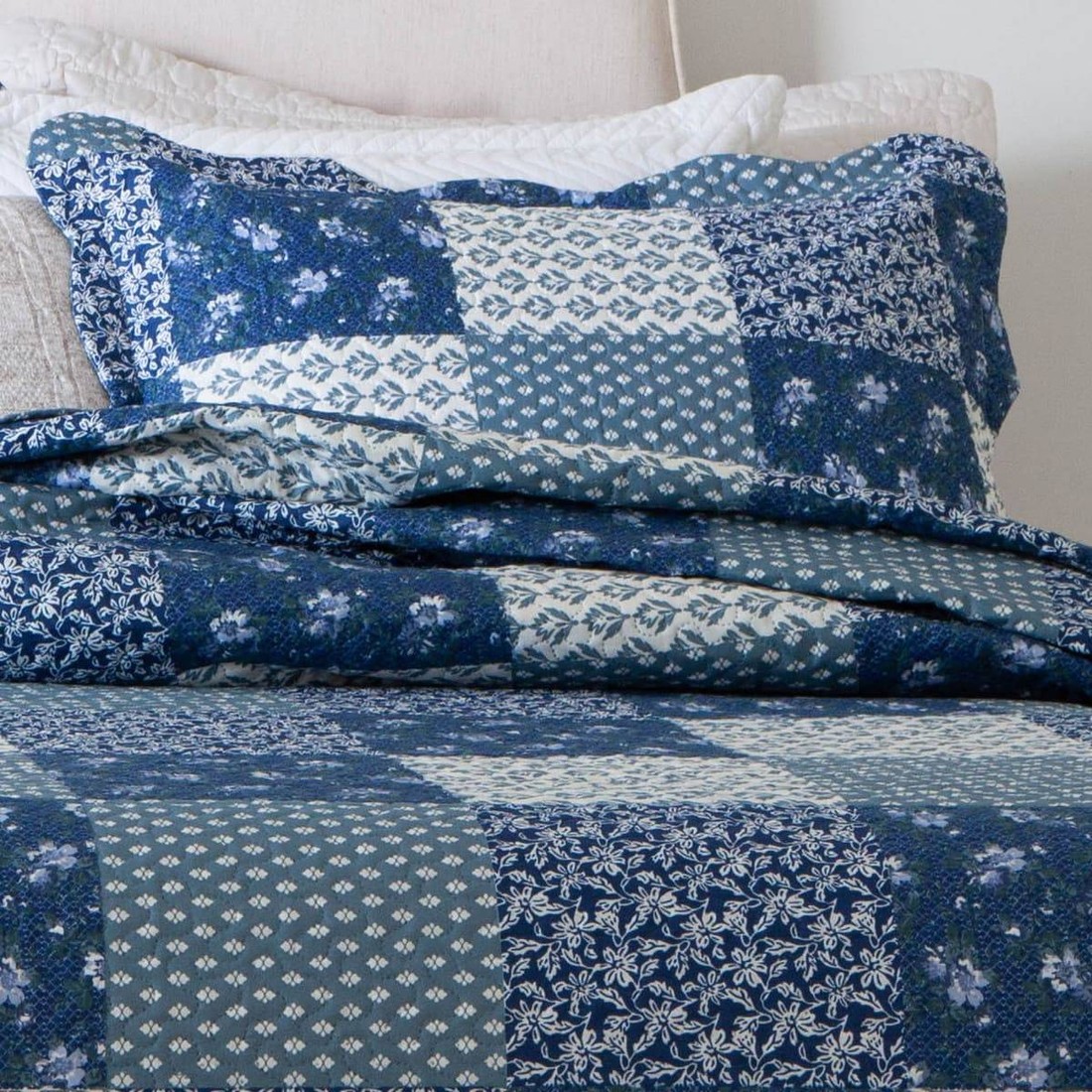 Kit 3 Peças Cobre leito Casal Bouti Microfibra Ultrasonic Estampada + 2 Porta-travesseiros - Nina