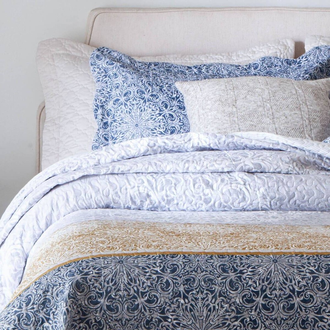 Kit 3 Peças Cobre leito Casal Bouti Microfibra Ultrasonic Estampada + 2 Porta-travesseiros - Ingrid