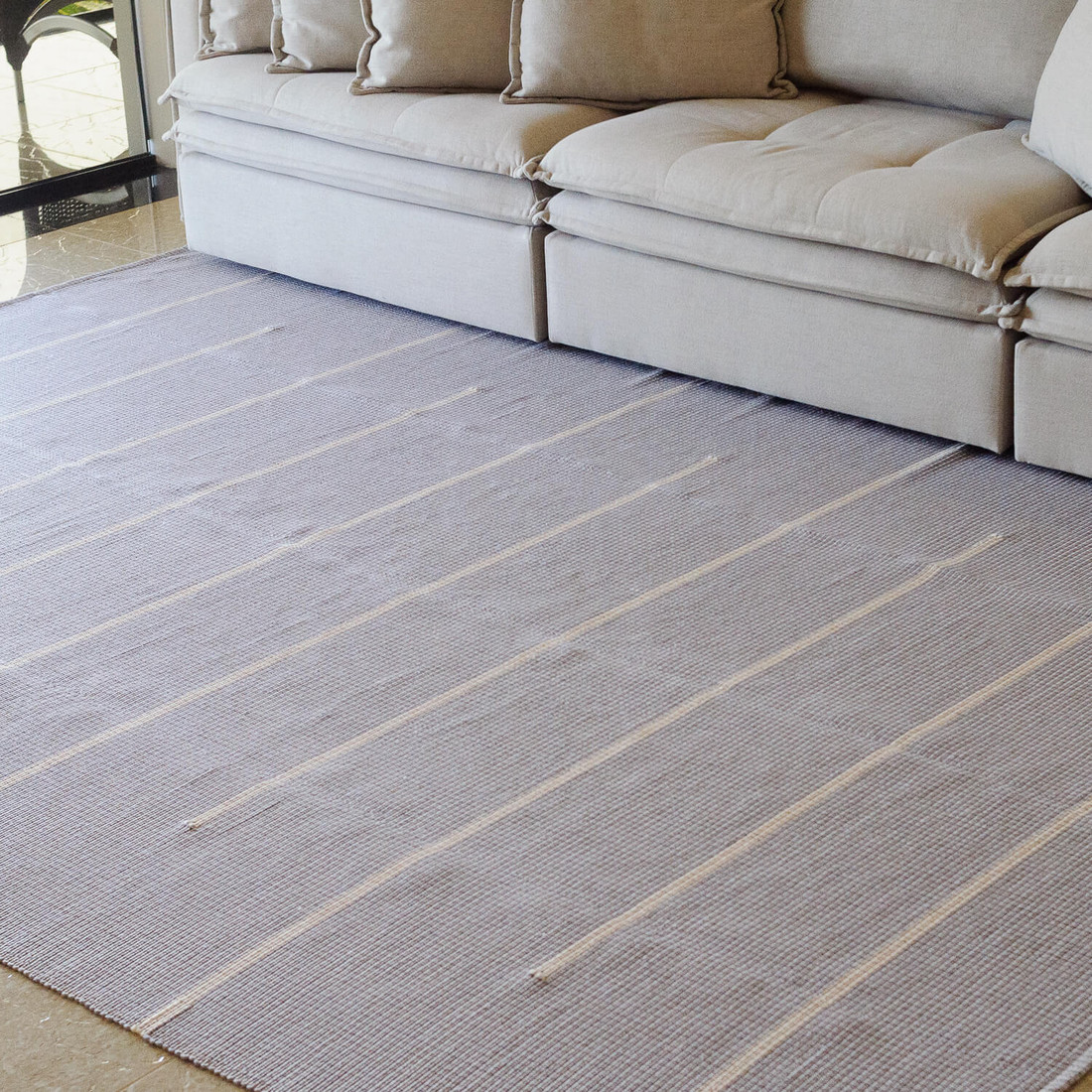 Tapete Artesanal Trama Basic de Sala Listras Cinza 150x250 Tapete Artesanal Trama Basic de Sala Listras Cinza 150x250