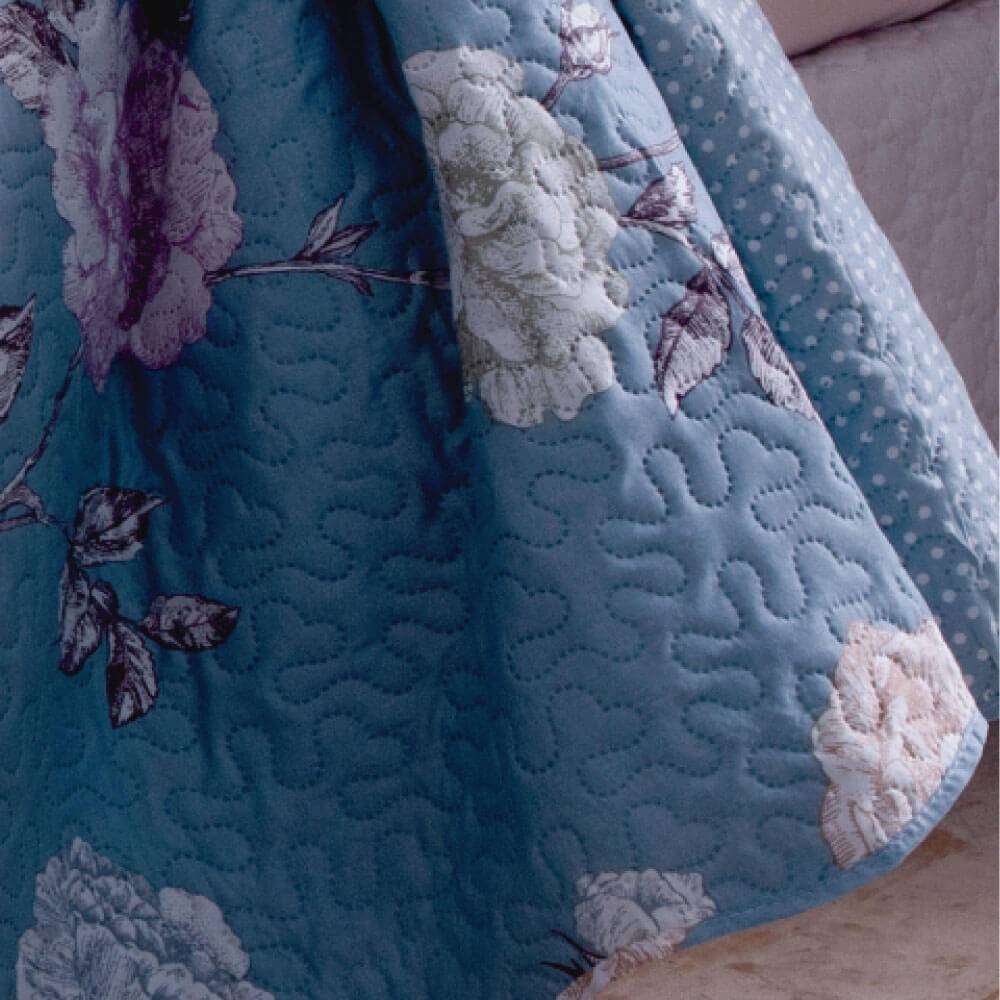 Kit 1 Cobre-leito Queen Bouti Microfibra Ultrasonic Estampada 2,40 x 2,60 m + 2 Porta-travesseiros - Naomi Kit 1 Cobre-leito Queen Bouti Microfibra Ultrasonic Estampada 2,40 x 2,60 m + 2 Porta-travesseiros - Naomi