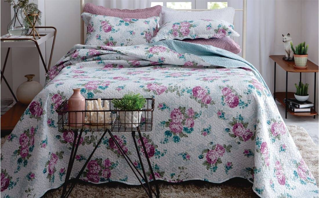 Kit  Cobre-leito Casal Bouti Microfibra Ultrasonic Estampada 2,20 x 2,40 m + 2 Porta-travesseiros -Carolina