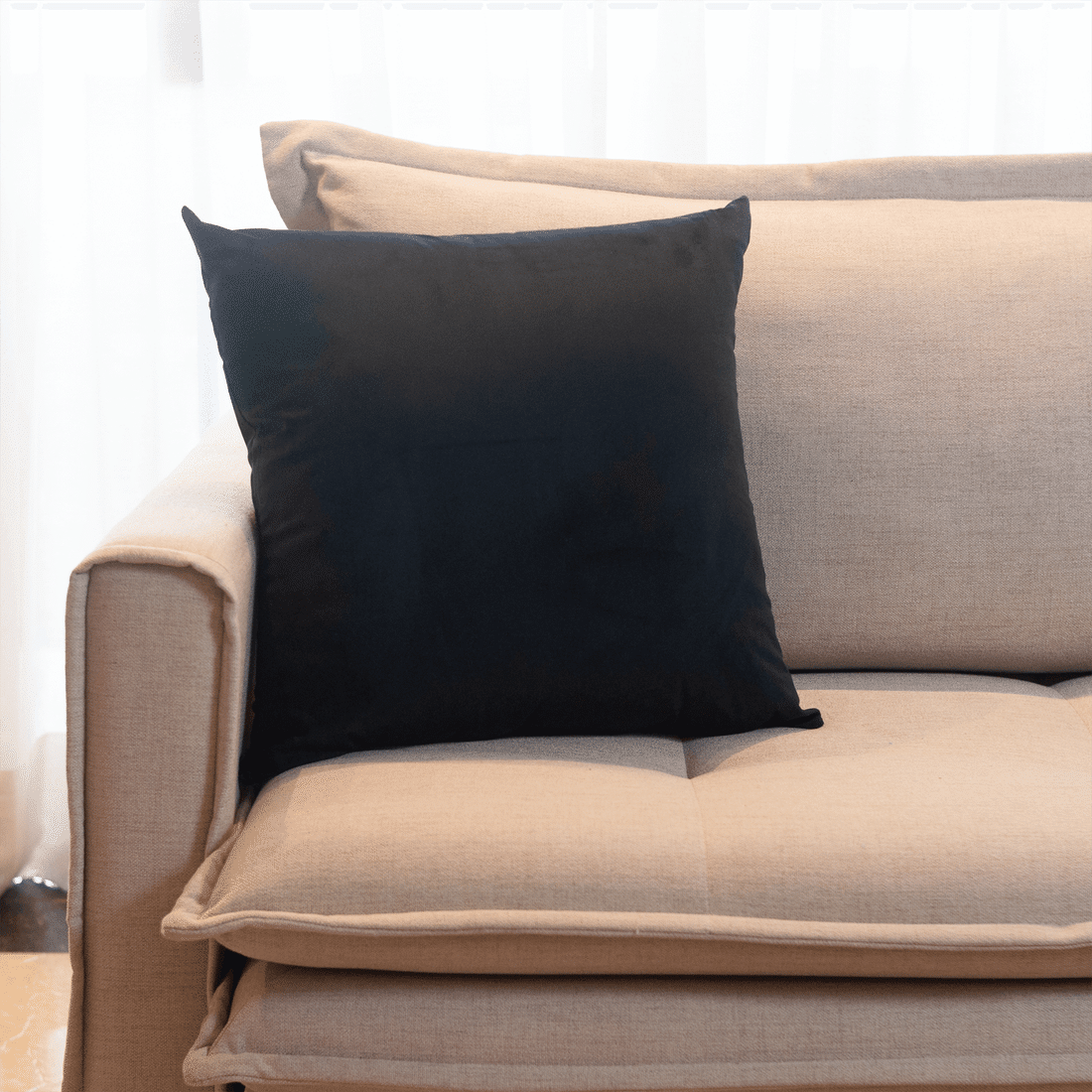 Capa de Almofada Veludo Premium Decorativa - Preto 50cm x 50cm