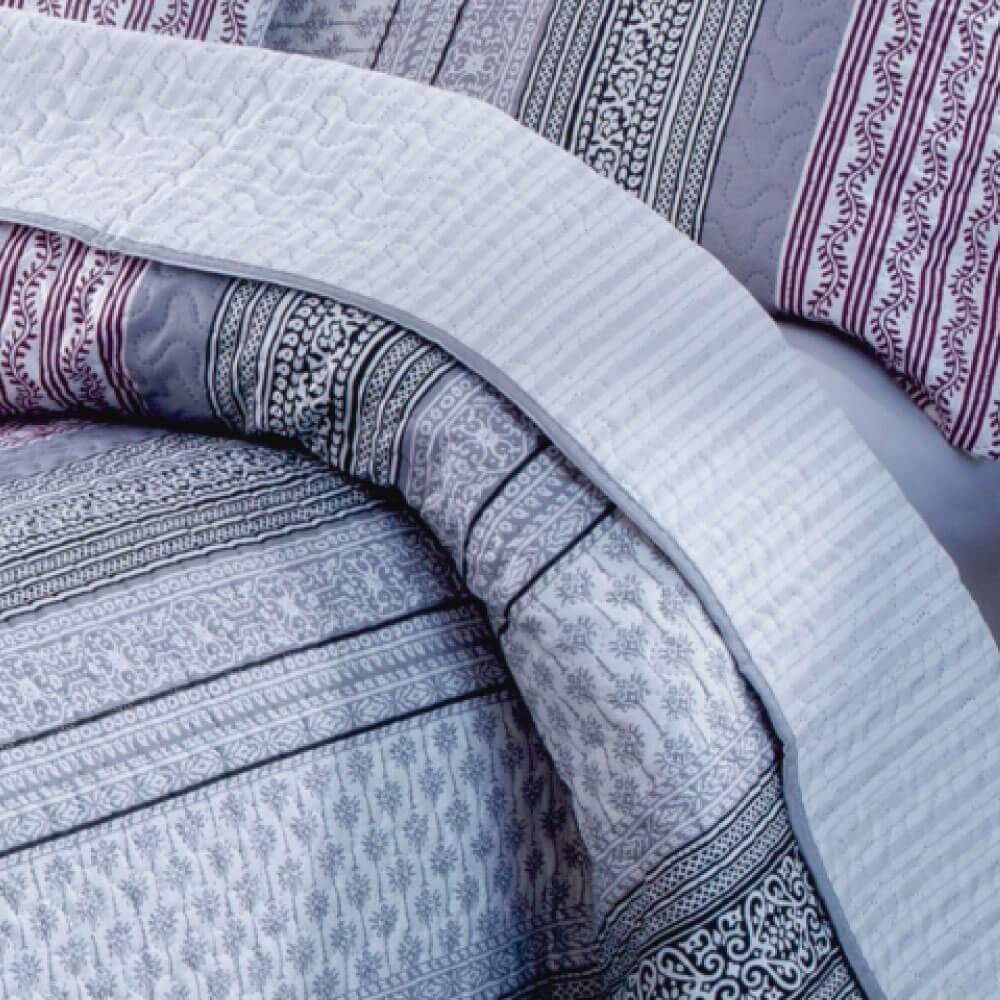 Kit 1 Cobre-leito Queen Bouti Microfibra Ultrasonic Estampada 2,40 x 2,60 m + 2 Porta-travesseiros - Yonara Kit 1 Cobre-leito Queen Bouti Microfibra Ultrasonic Estampada 2,40 x 2,60 m + 2 Porta-travesseiros - Yonara