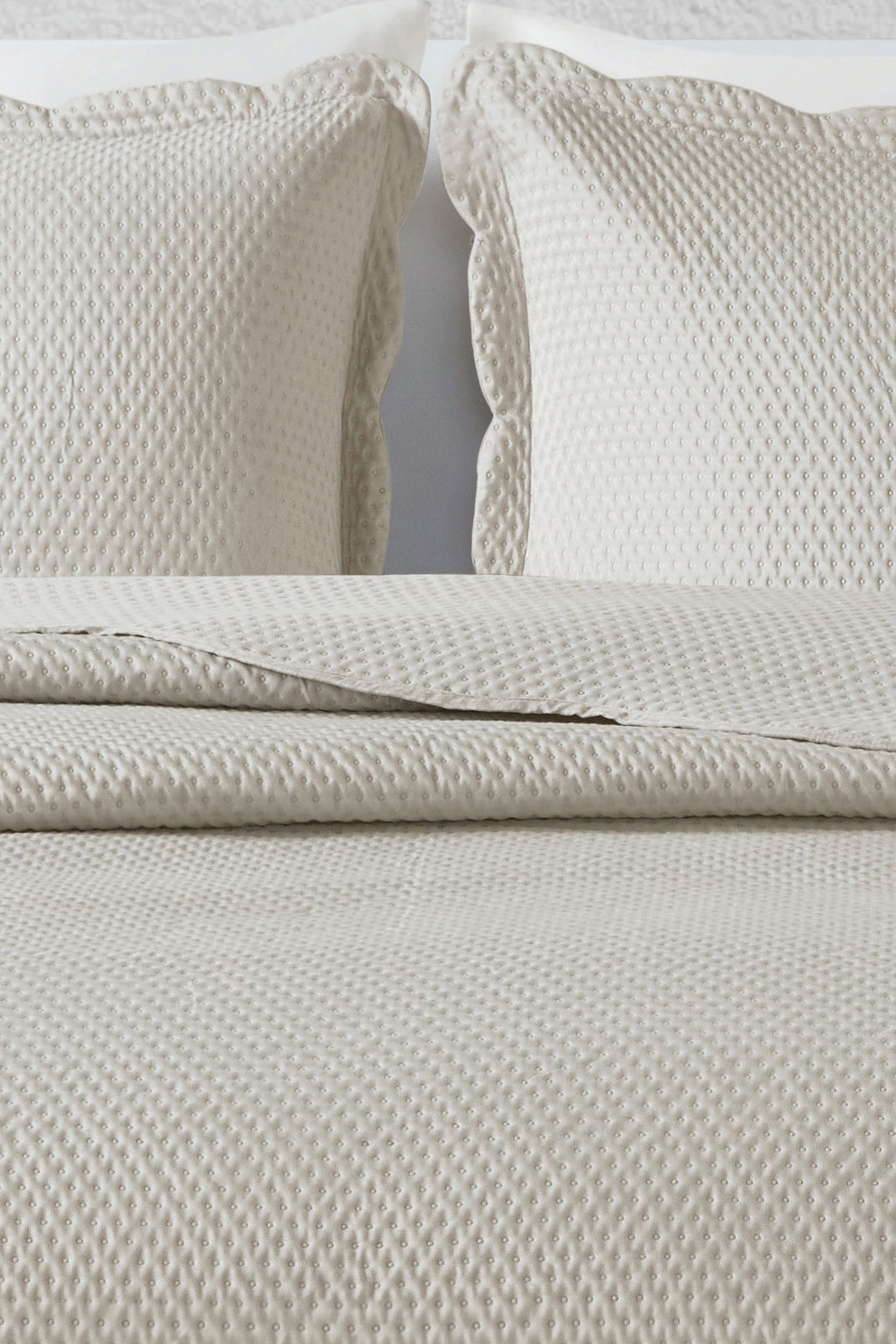 Kit Cobre leito Colcha Casal 3 Peças Bouti Microfibra Dots - Bege Kit Cobre leito Colcha Casal 3 Peças Bouti Microfibra Dots - Bege