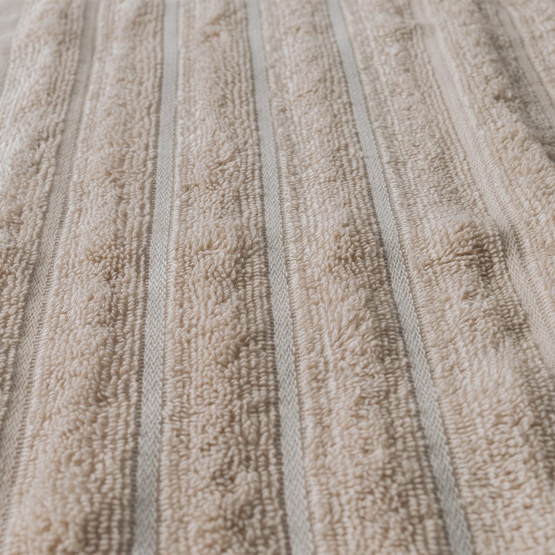 Jogo de Toalha 4 Peças Wave - Bege e Branco Jogo Banhão Jogo de Toalha 4 Peças Wave - Bege e Branco Jogo Banhão