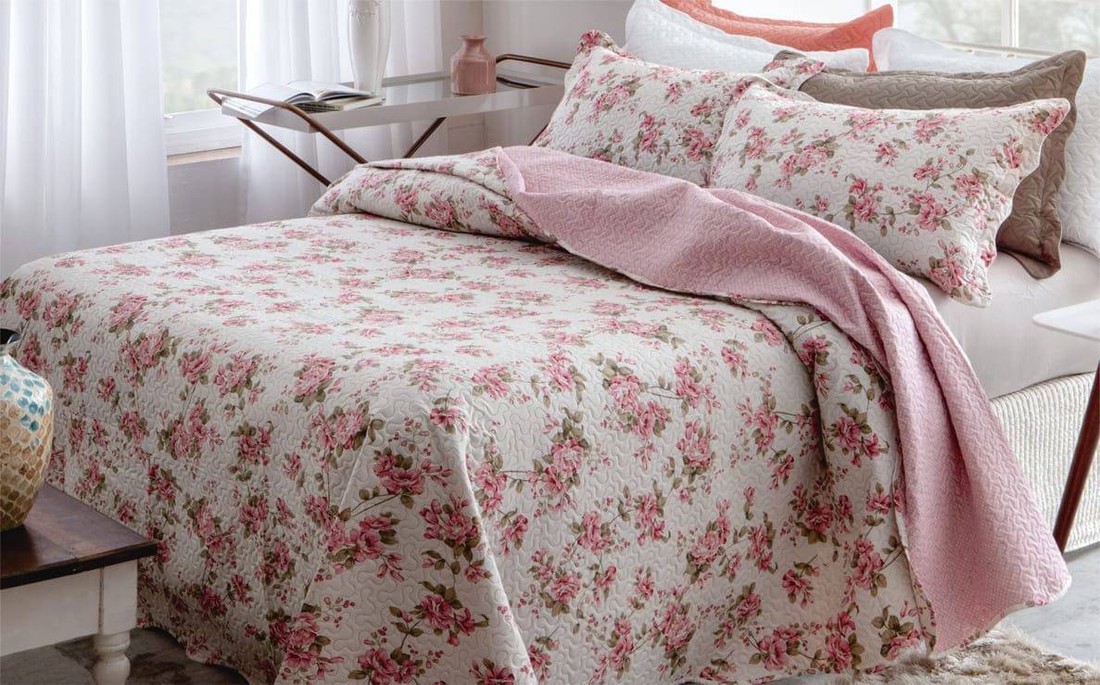 Kit  Cobre-leito Queen Bouti Microfibra Ultrasonic Estampada 2,40 x 2,60 m + 2 Porta-travesseiros - Lili