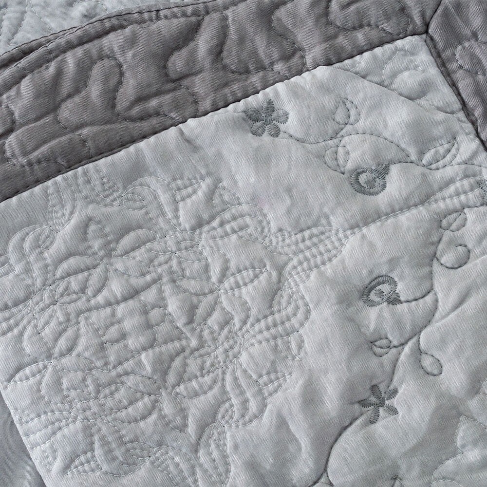 Kit Colcha Cobre Leito Queen Microfibra Dupla face com Porta-travesseiros Dessin Cinza