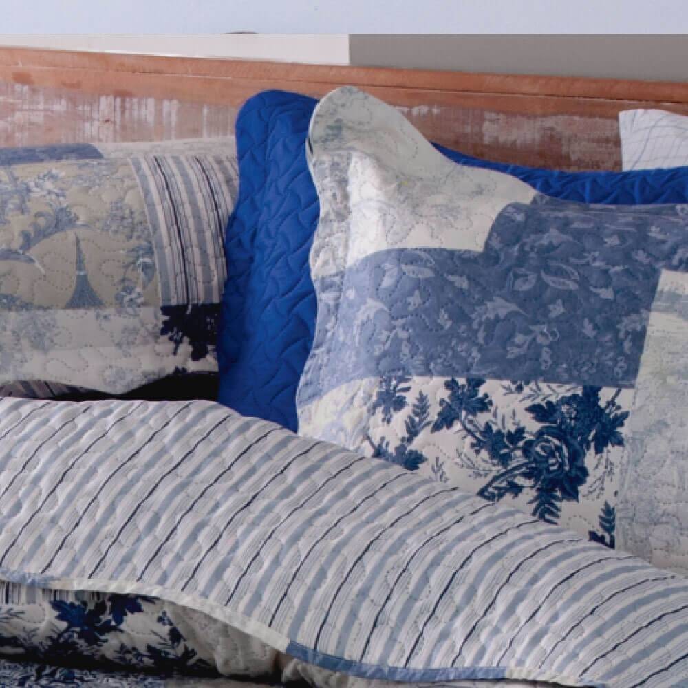 Kit 1 Cobre-leito Queen Bouti Microfibra Ultrasonic Estampada 2,40 x 2,60 m + 2 Porta-travesseiros - Karla Kit 1 Cobre-leito Queen Bouti Microfibra Ultrasonic Estampada 2,40 x 2,60 m + 2 Porta-travesseiros - Karla