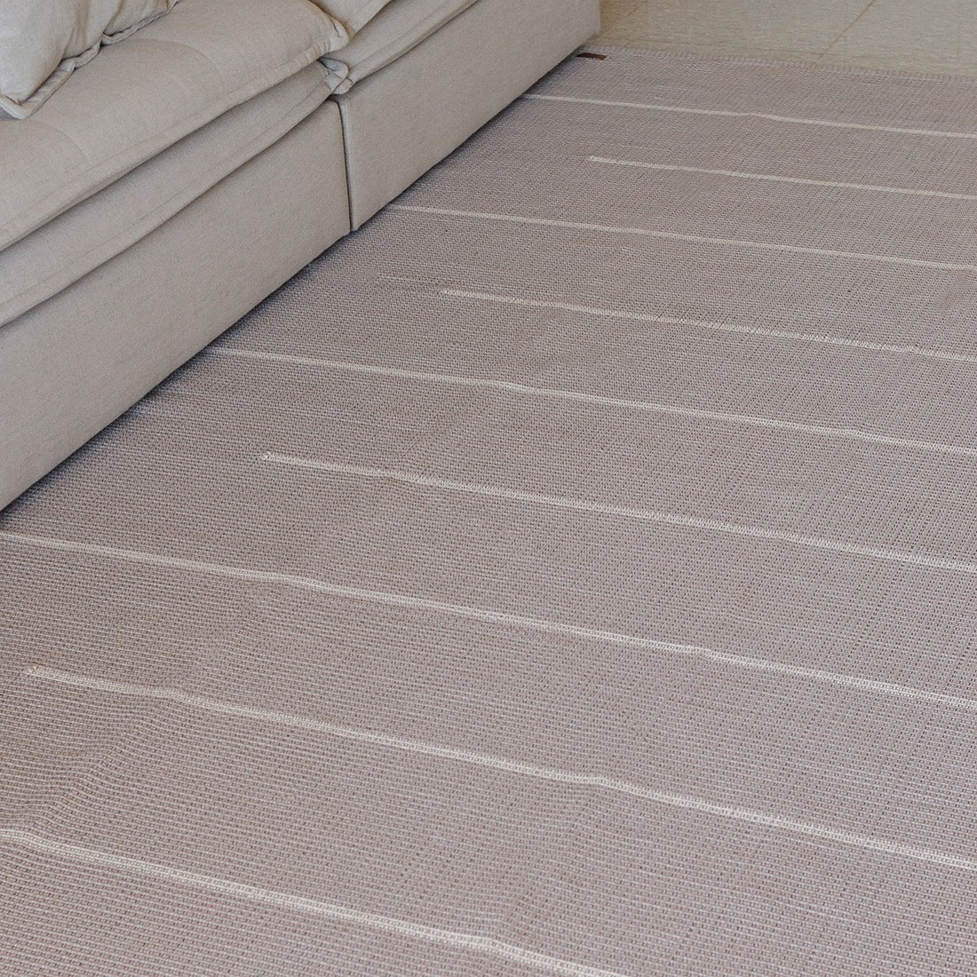 Tapete Artesanal Trama Basic de Sala Listras Areia 200x200
