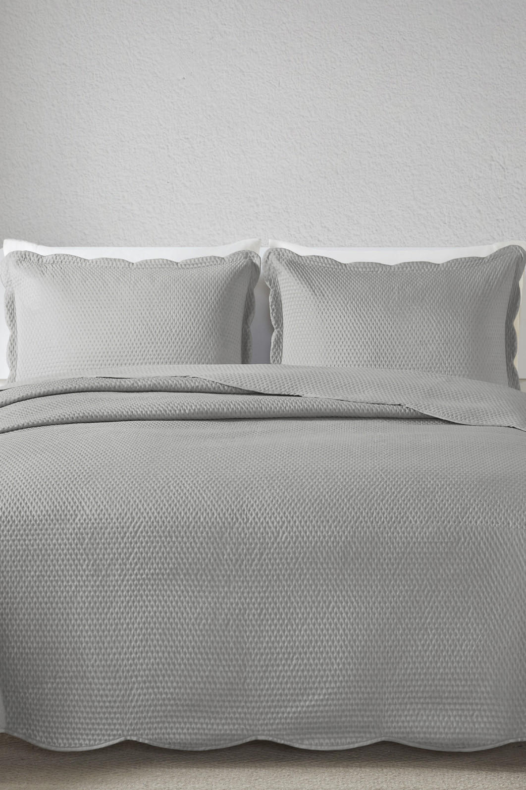 Kit 2 Porta Travesseiros Matelasse 150 Fios Microfibra 70x50cm com Aba Americana Dots - Cinza Kit 2 Porta Travesseiros Matelasse 150 Fios Microfibra 70x50cm com Aba Americana Dots - Cinza