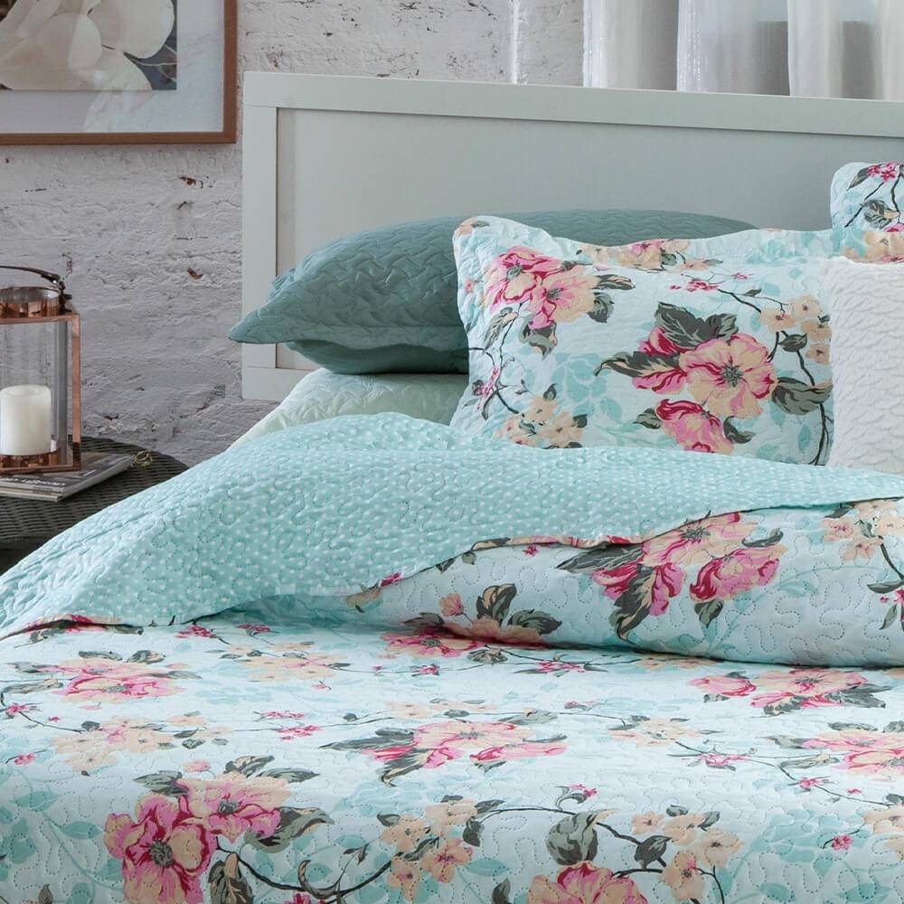 Kit 3 Peças Cobre leito Casal Bouti Microfibra Ultrasonic Estampada + 2 Porta-travesseiros - Liv Kit 3 Peças Cobre leito Casal Bouti Microfibra Ultrasonic Estampada + 2 Porta-travesseiros - Liv