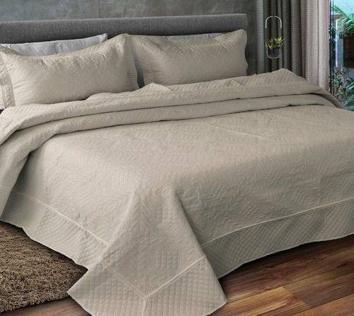 Kit 1 Colcha King Provence Microfibra Matelacê Ultrasonic + 2 Porta-Travesseiros 2,60 x 2,80m - Bege