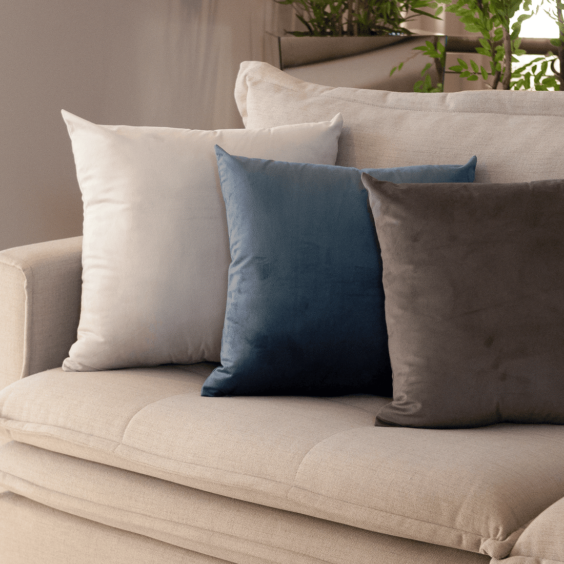 Capa de Almofada Veludo Premium Decorativa - Off White Gelo 30cm x 50cm Capa de Almofada Veludo Premium Decorativa - Off White Gelo 30cm x 50cm