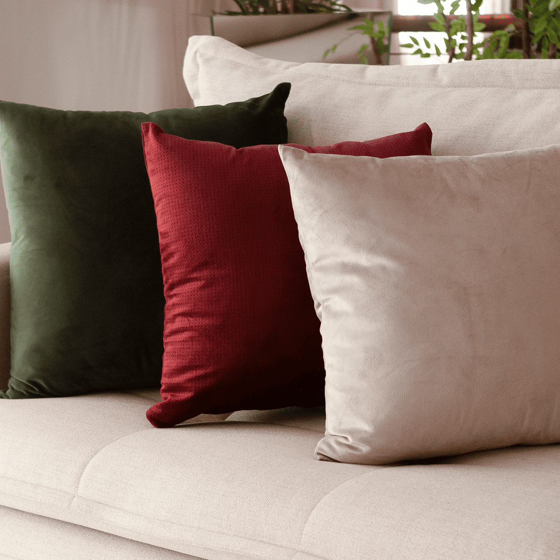 Capa de Almofada Veludo Premium Decorativa - Bege 45cm x 45cm Capa de Almofada Veludo Premium Decorativa - Bege 45cm x 45cm