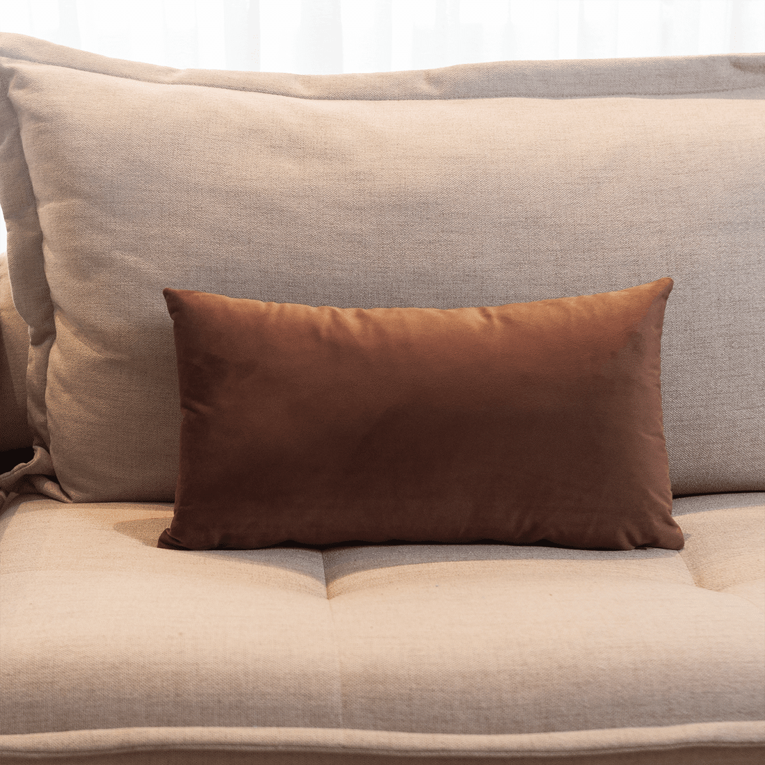 Capa de Almofada Veludo Premium Decorativa - Marrom Amendoa 30cm x 50cm Capa de Almofada Veludo Premium Decorativa - Marrom Amendoa 30cm x 50cm