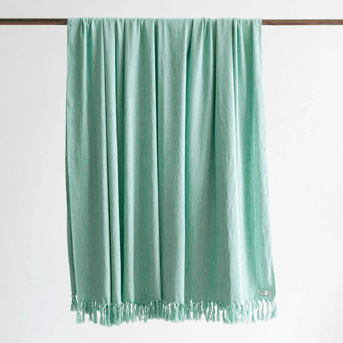 Manta De Sofá Artesanal Aimee 1,70m x 2,30m Mesclado Verde Agua Manta De Sofá Artesanal Aimee 1,70m x 2,30m Mesclado Verde Agua