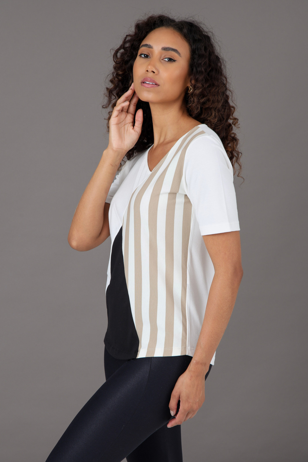 Blusa Feminina Manga Curta Recortes Blusa Feminina Manga Curta Recortes