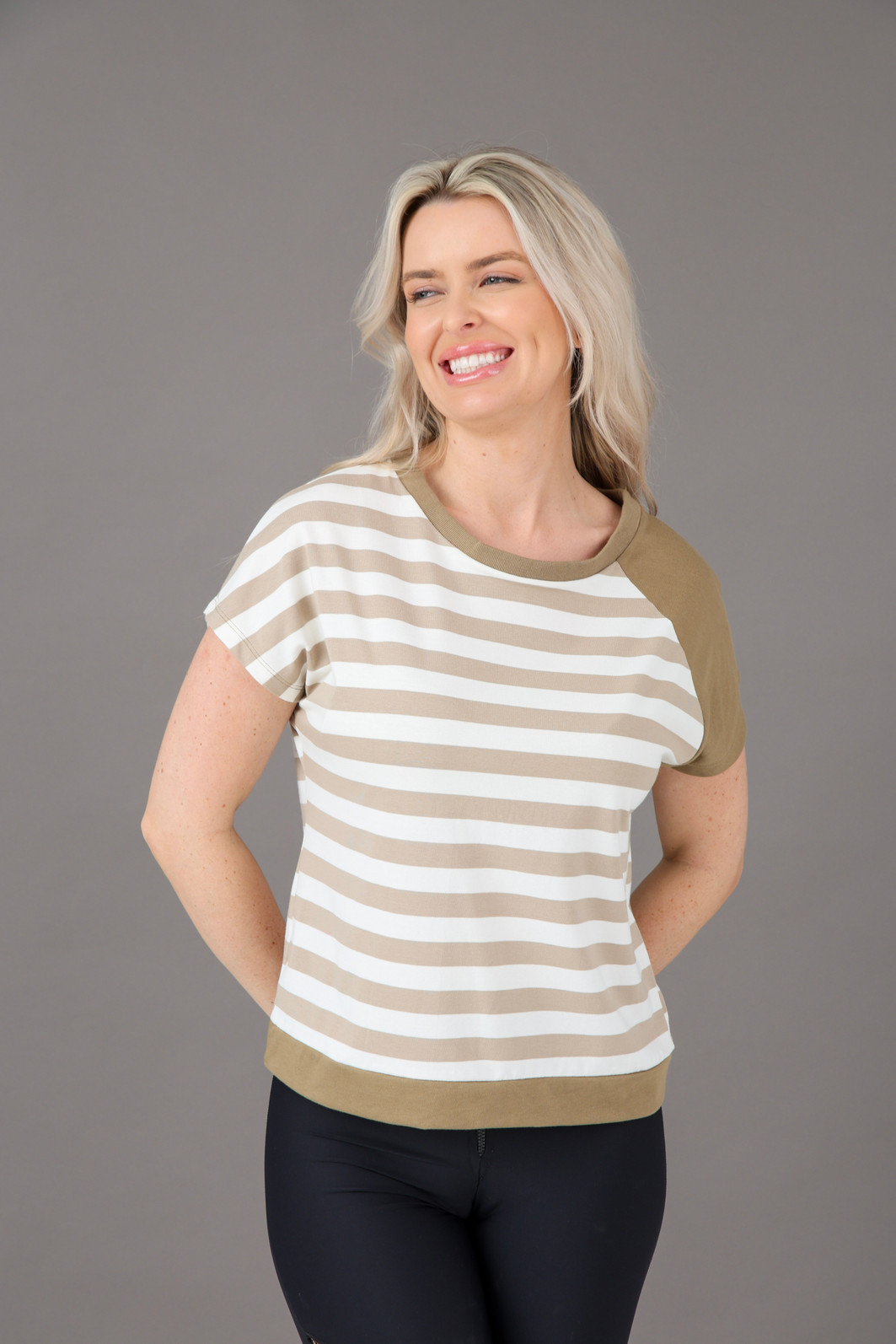 Blusa Feminina Listrada Caqui